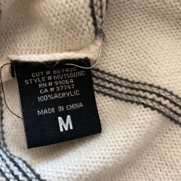 Billabong white with navy striped sweater - Picture 4 of 4